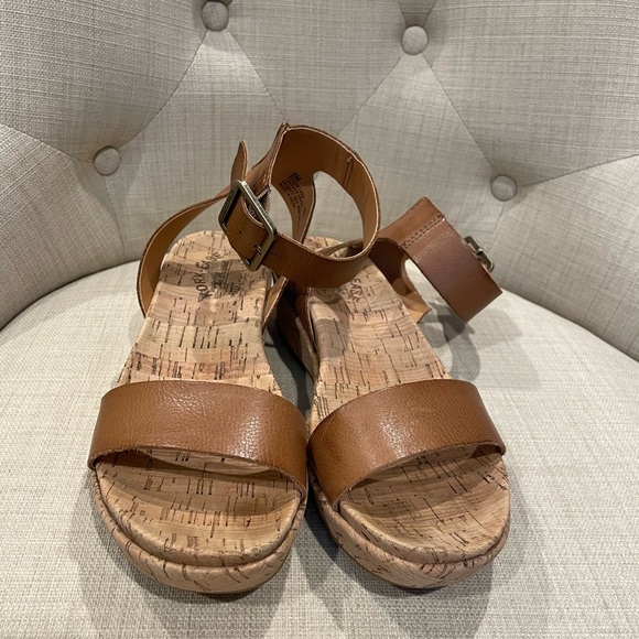 Kork-Ease Tan Leather Wedges - Picture 4 of 4